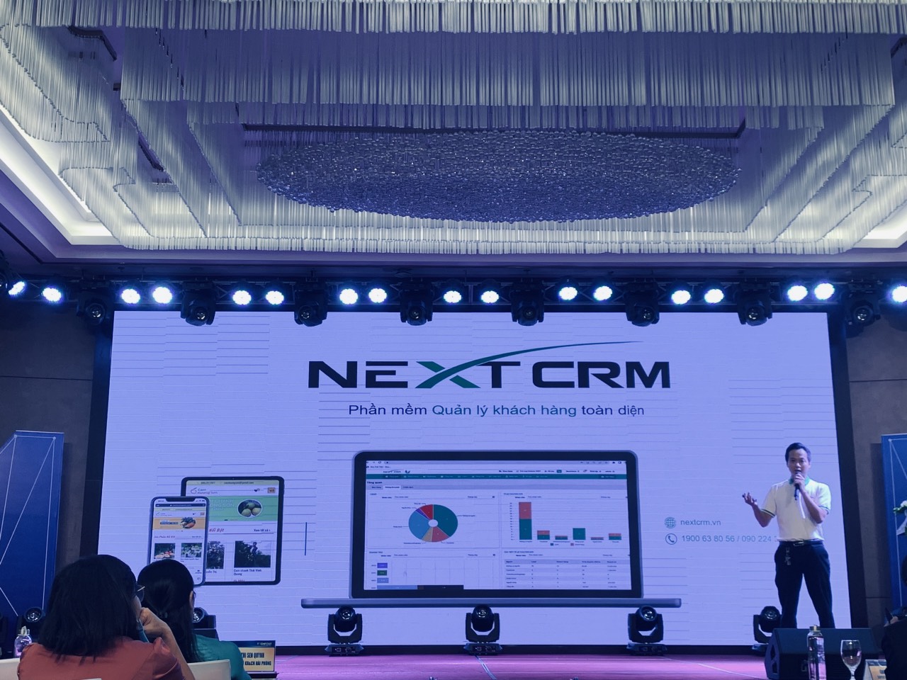 Trần Quang Cường giới thiệu giải pháp - phần mềm NEXTX trong sự kiện kết nối kinh doanh tại Techfest Hải Phòng 2022