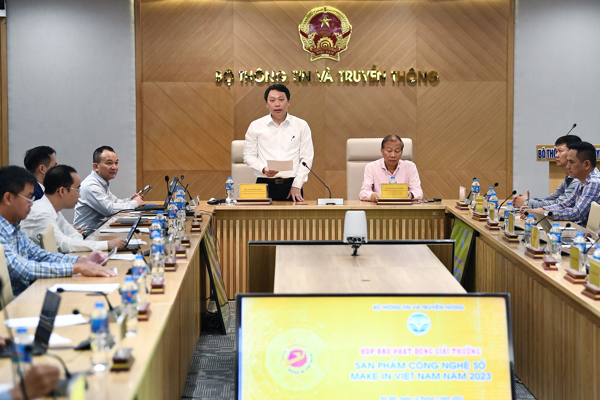 Thứ trưởng Bộ TT&TT Nguyễn Huy Dũng